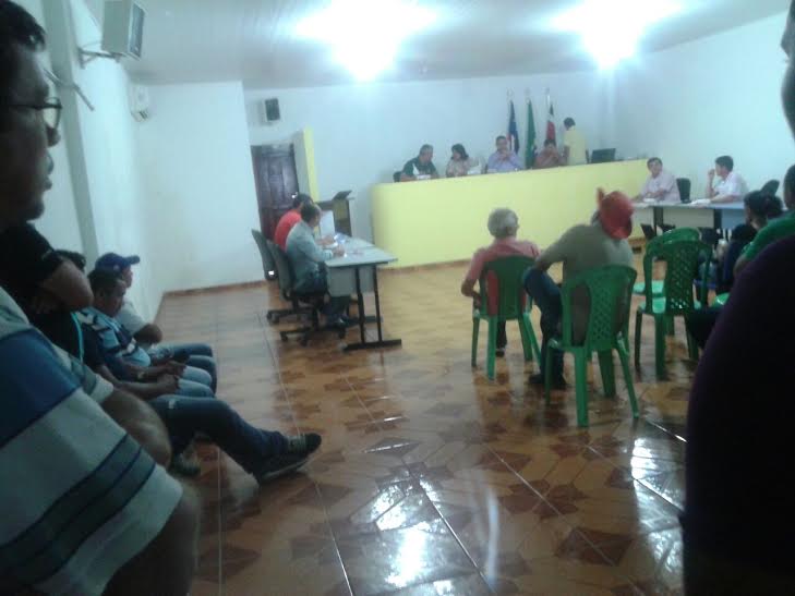 Vereadores recebem denúncia para cassar prefeito de Anajatuba