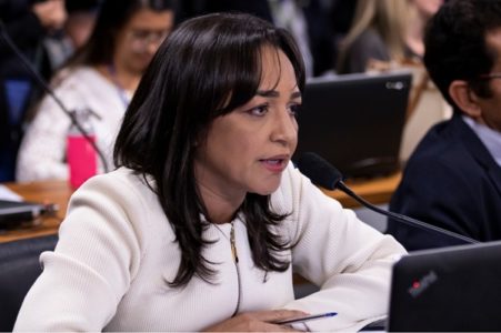 Senadora Eliziane Gama diz que ‘Exército se apequena’ ao não punir Pazuello