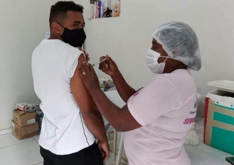 Dr. Hilton Gonçalo antecipa 2ª dose e convoca população a garantir imunização completa