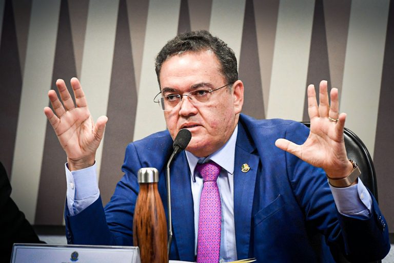 Fora do PSDB, Roberto Rocha ainda não sabe onde ficar