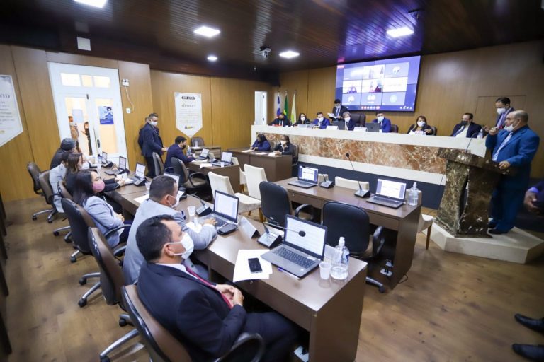 Pedido de vista adia votação para análise de vetos à LDO 2022