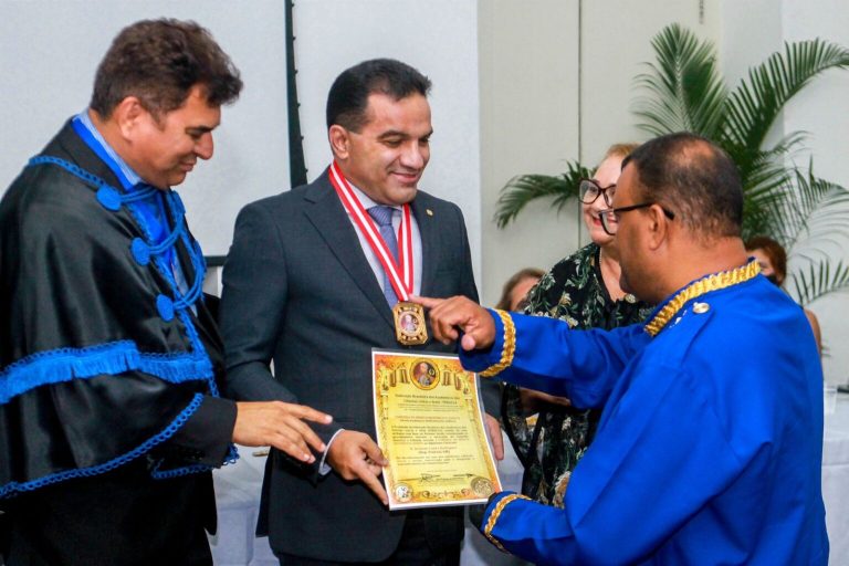 Josimar recebe homenagem da Federação dos Acadêmicos das Ciências, Letras e Artes