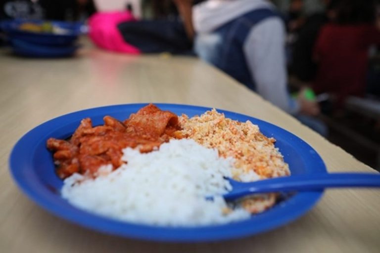 R$ 400 não garante dez dias de alimentação aos alunos