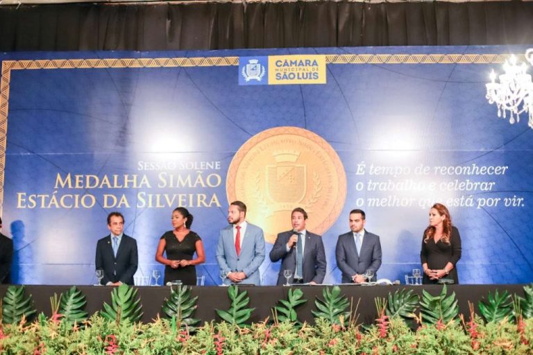 Câmara reconhece atuação de 100 personalidades com entrega de medalha