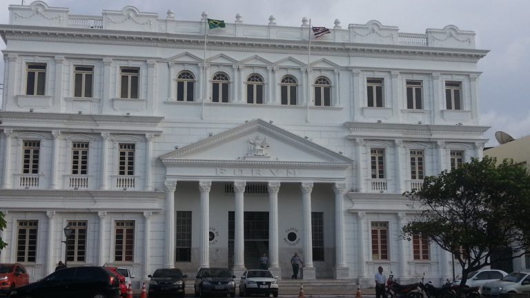 Com verbas extras, desembargadores maranhenses receberam mais de R$ 200 mil em um mês