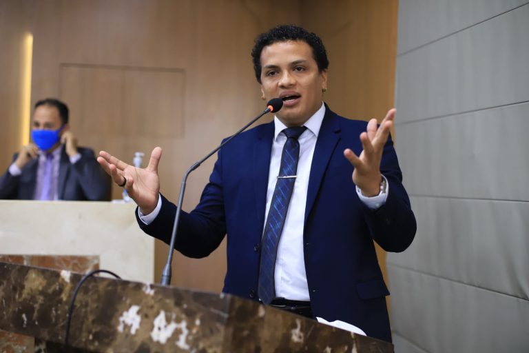 “Edivaldo era pra ser presidiário”, diz co-vereador sobre creches que nunca saíram do papel