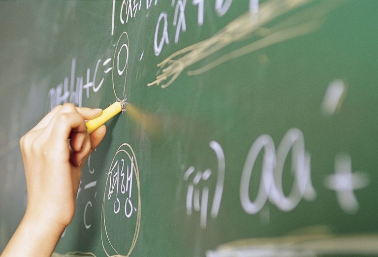 Novo piso salarial de professores é “cartada eleitoral”