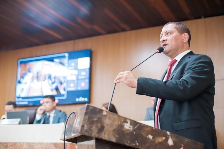 Vereador pede fiscalização em postos que não baixaram o combustível