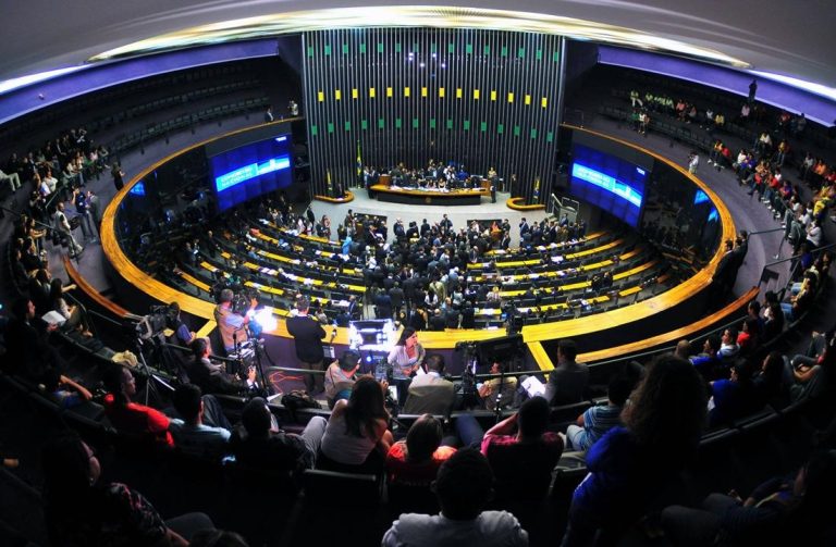Maranhão terá 6,8 candidatas a deputada federal por vaga