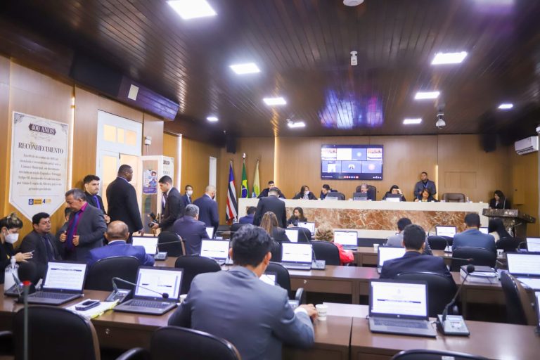 Requerimento de CPI para investigar denúncias contra Braide na saúde é lido em plenário