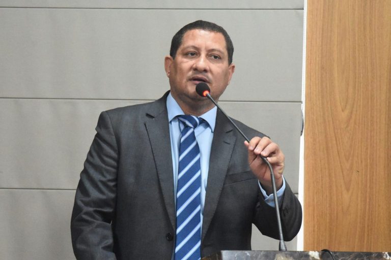 ‘Aqui não tem rapariga que prefeito usa e abusa na hora que quer’, diz vereador sobre falta de diálogo