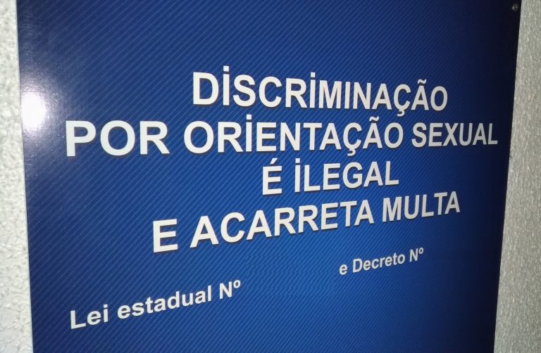 Assembleia derruba lei sobre placas contra discriminação sexual no Maranhão