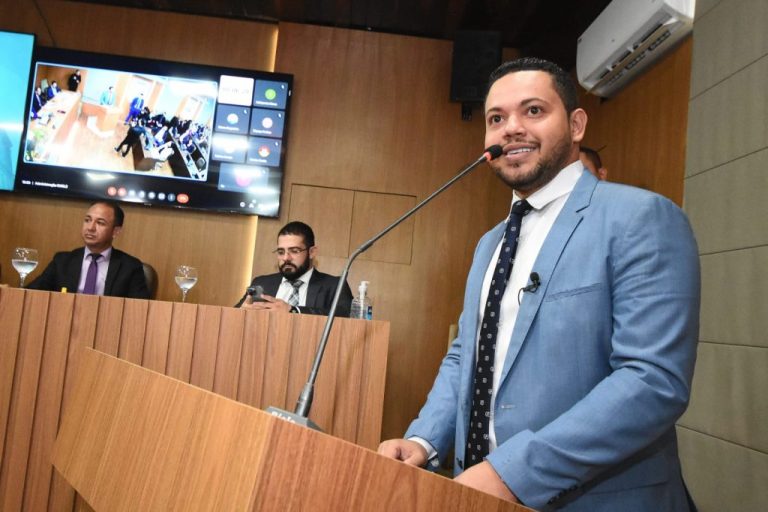 Octávio Soeiro expõe falta de repasse para escolas comunitárias de São Luís