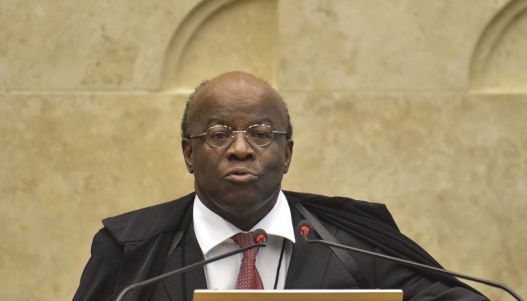 Lula errará se não escolher negro para o STF, diz Joaquim Barbosa