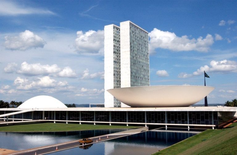Novo censo projeta alteração no número de deputados federais dos estados