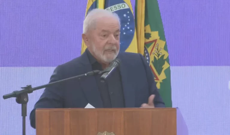 Lula sanciona lei de salários iguais para homem e mulher
