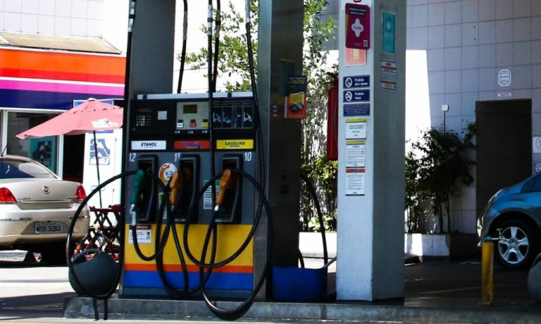 Deputado quer mangueiras transparentes em postos de gasolina do Maranhão
