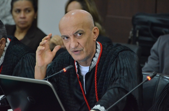 Desembargador maranhense julga ação envolvendo deputado em forma de poesia
