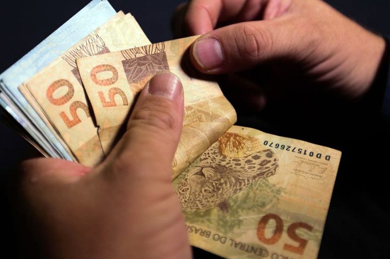 Governo do Maranhão vai pagar reajuste salarial em 4 parcelas de 11% em três anos