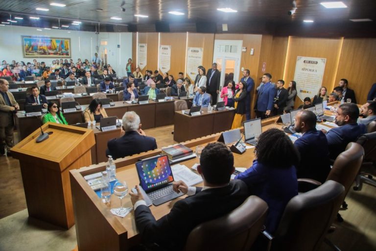 Partido ‘cai’ de quatro e ‘seca’ após troca-troca em São Luís