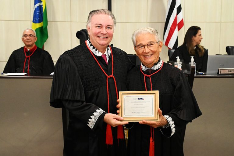 Desembargador se despede do TJMA com homenagem em razão da sua aposentadoria