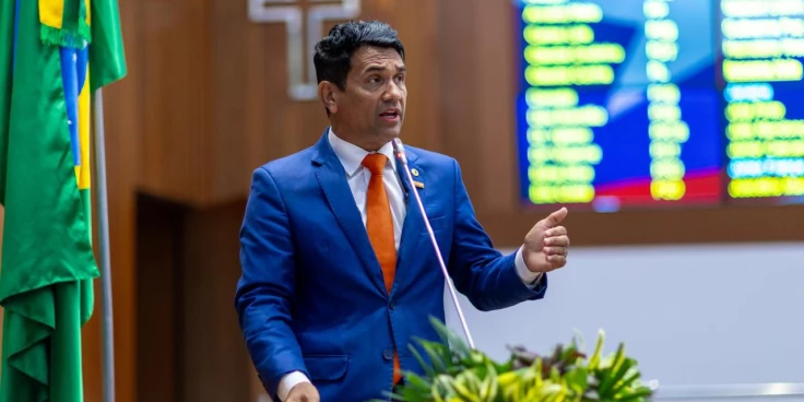 Deputado cobra nomeação da PMMA e melhorias em escola