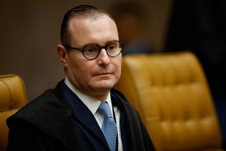 STF torna público encontro de ministro com deputado que questiona critério etário