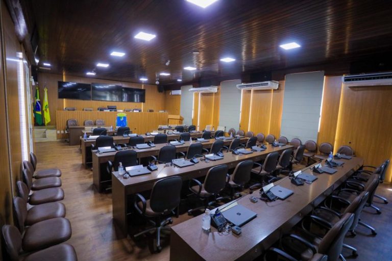 Vereadores não reeleitos devem ter emendas apreciadas pela Comissão de Orçamento na LOA 2025