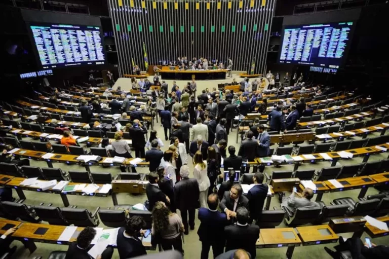 Congresso aprova novas regras de emendas com brecha para ‘orçamento secreto’