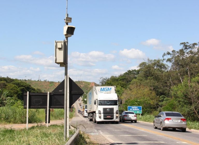 Rodovias federais sem radares por falta de verba, diz DNIT