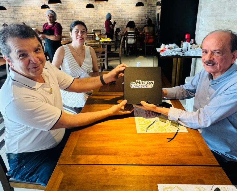 Dr. Hilton conta com apoio do prefeito do 3º maior município
