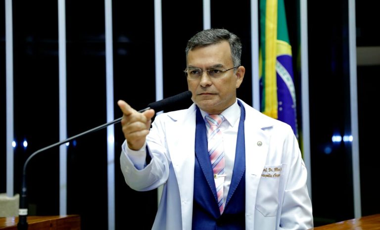 Juíza nega indenização por erro médico envolvendo deputado