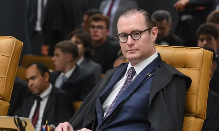 Zanin pede data para julgar denúncia contra deputados