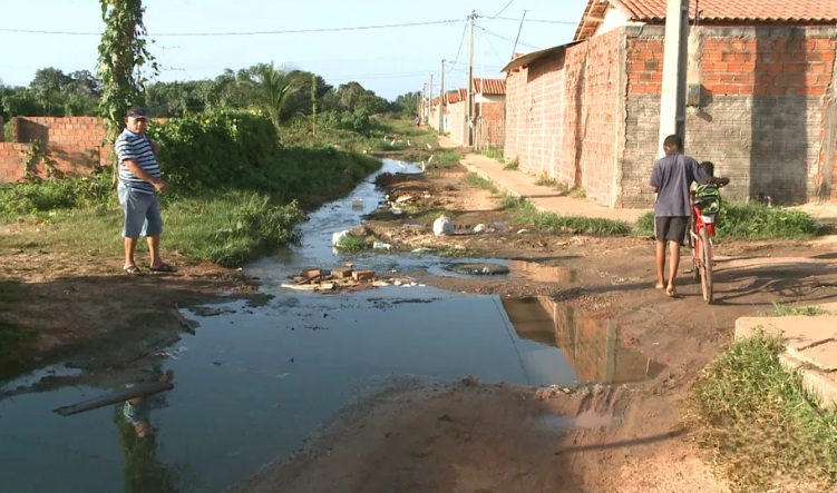 Juiz obriga a implantação de saneamento na Vila Embratel