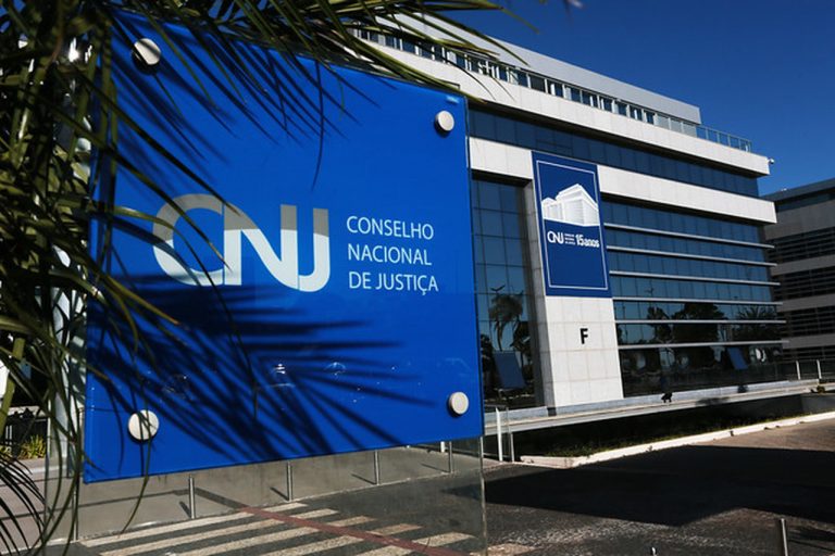 Magistrados punidos pelo CNJ no país recebem 37 benefícios