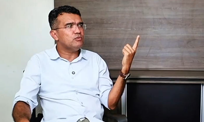 Analista vê Lahesio ‘trocando indignação por vale-refeição’