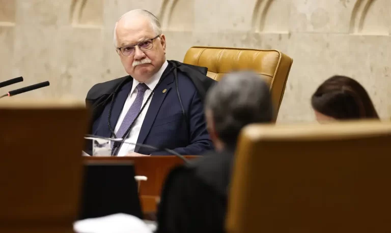 Fachin ‘enquadra’ ministros e freia Mendonça, Dino e Moraes