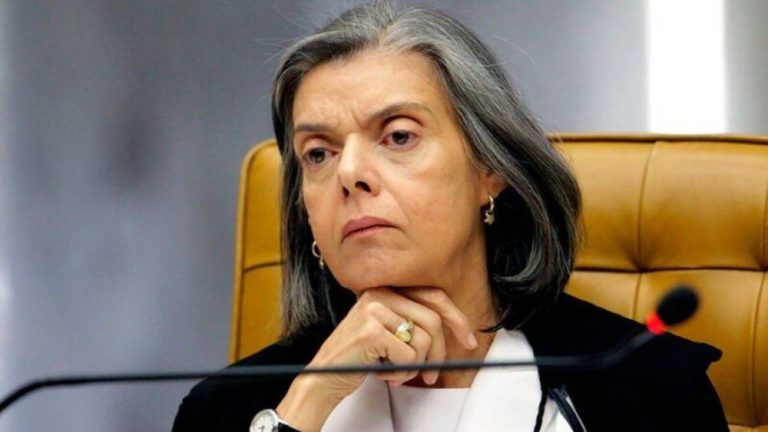 Cármen Lúcia vê “erros” de Moraes e Mendonça no STF