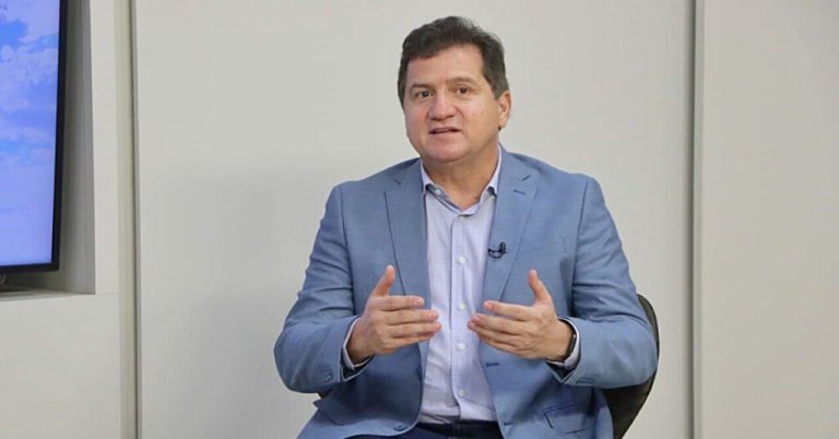 Simplício é intimado pelo TRE por causa de multa e certidão